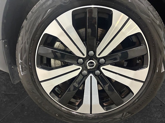 Volvo XC40 9 of 13
