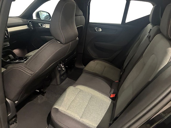 Volvo XC40 6 of 13