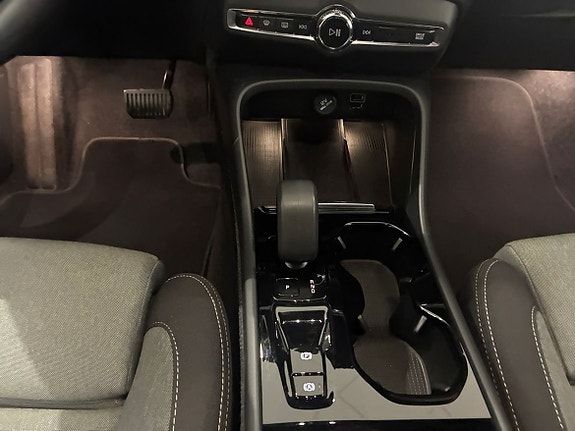 Volvo XC40 12 of 13