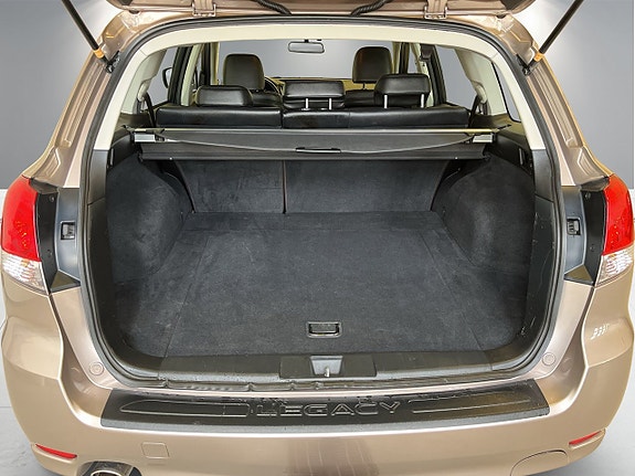 Subaru Legacy 7 of 23