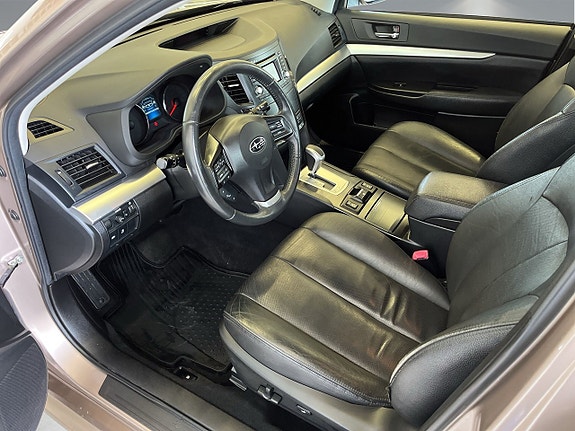 Subaru Legacy 8 of 23