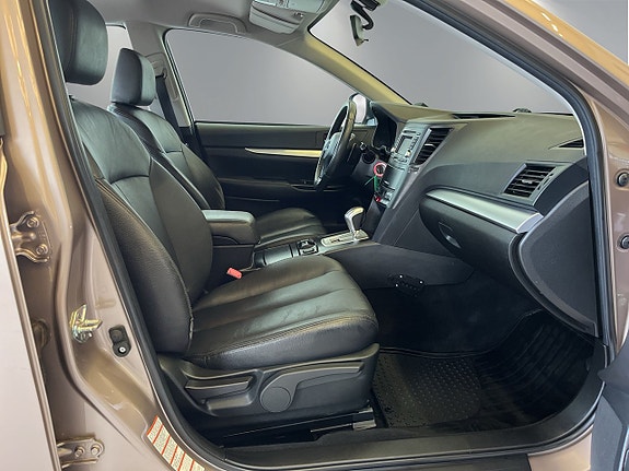 Subaru Legacy 9 of 23