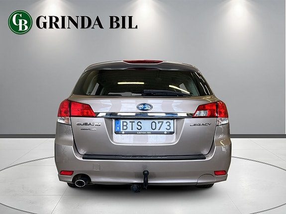 Subaru Legacy 3 of 5