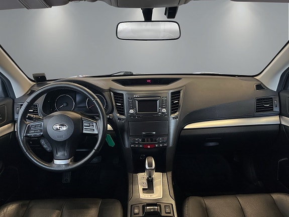 Subaru Legacy 10 of 23