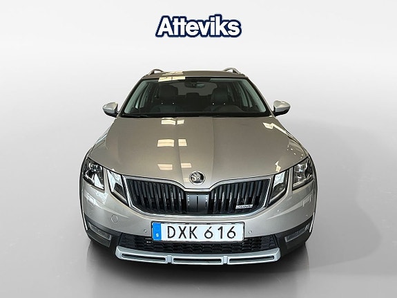 Skoda Octavia Scout 8 of 15