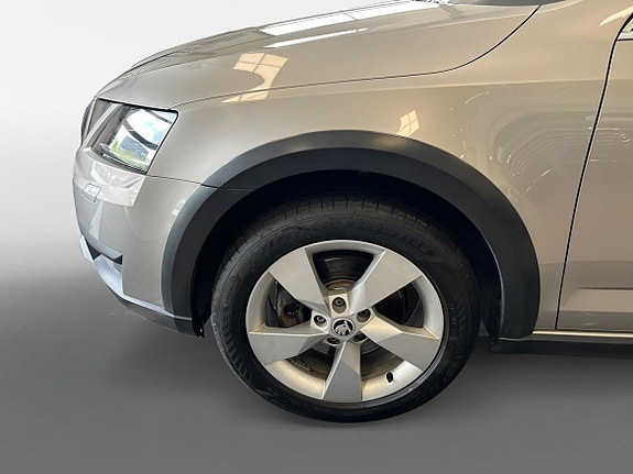 Skoda Octavia Scout 14 of 15