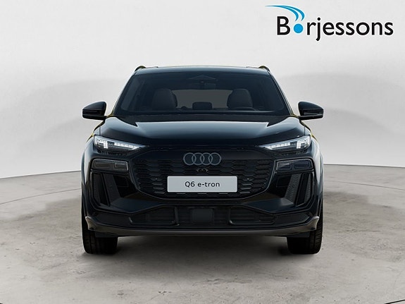 Audi Q6 e-tron 4 of 5