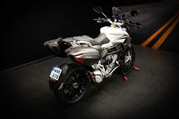 MV Agusta Stradale 800 7 of 17