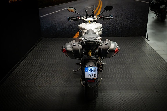 MV Agusta Stradale 800 8 of 17
