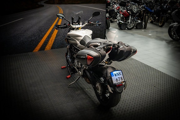 MV Agusta Stradale 800 9 of 17