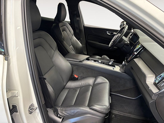 Volvo XC60 16 of 19