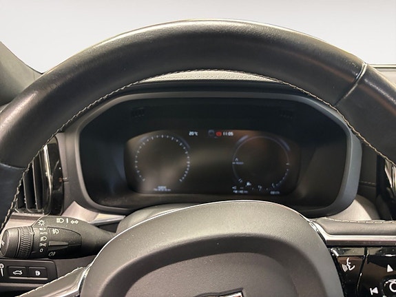 Volvo XC60 13 of 19