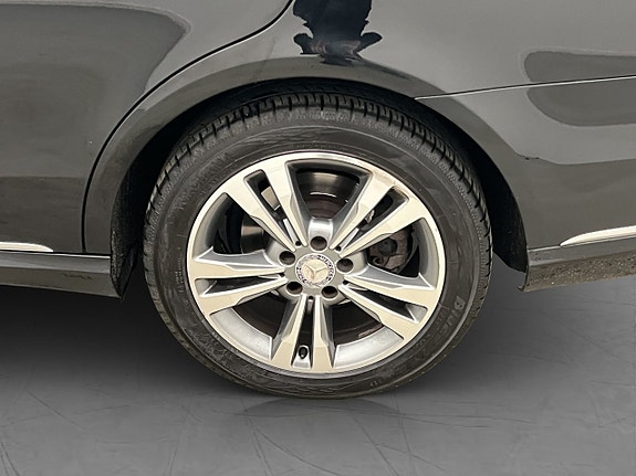 Mercedes-Benz E350 27 of 29