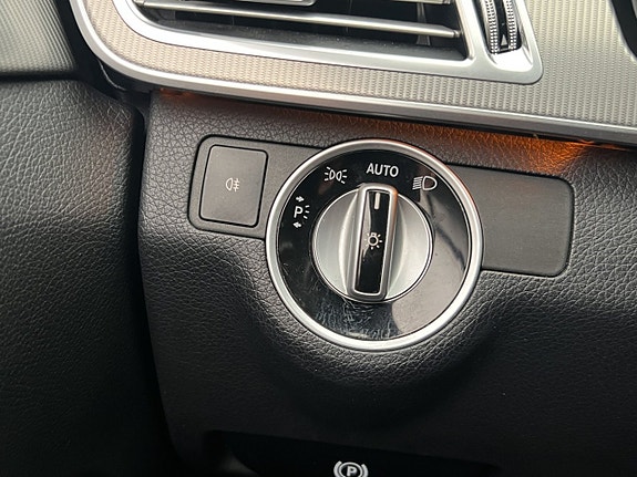Mercedes-Benz E350 13 of 29