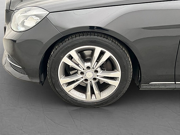 Mercedes-Benz E350 26 of 29