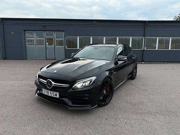 Mercedes-Benz C63 2 of 30
