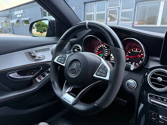 Mercedes-Benz C63 23 of 30