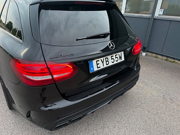 Mercedes-Benz C63 9 of 30