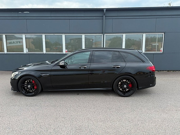 Mercedes-Benz C63 7 of 30