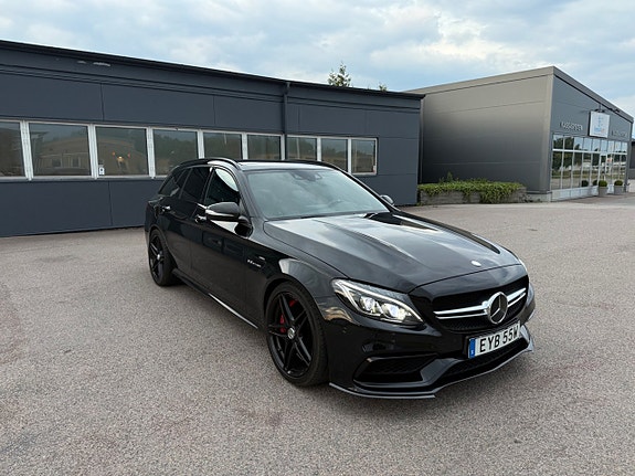 Mercedes-Benz C63 5 of 30
