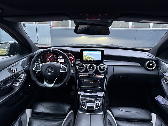 Mercedes-Benz C63 22 of 30