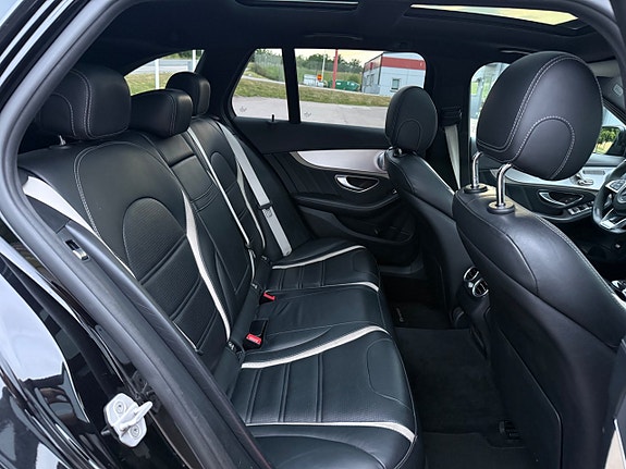 Mercedes-Benz C63 29 of 30