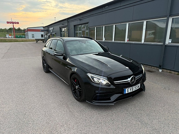 Mercedes-Benz C63 10 of 30