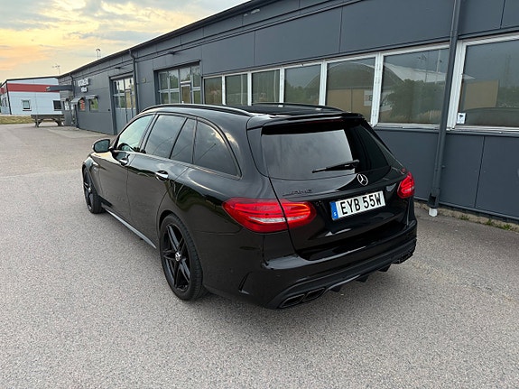Mercedes-Benz C63 8 of 30
