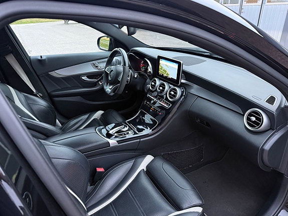 Mercedes-Benz C63 19 of 30