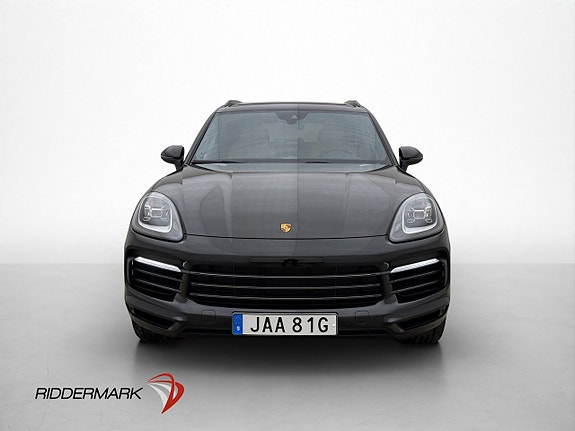 Porsche Cayenne 2 of 5