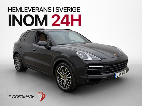 Porsche Cayenne 3 of 5
