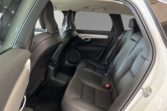 Volvo V90 8 of 29