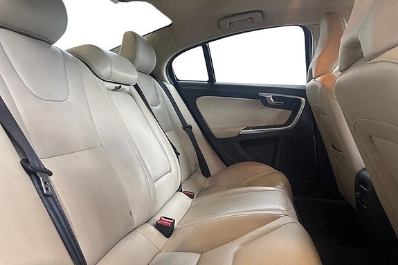 Volvo S60 17 of 29
