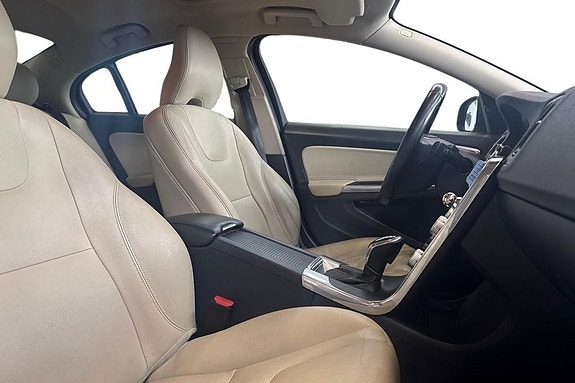 Volvo S60 16 of 29