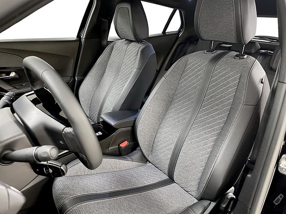 Peugeot 2008 4 of 5