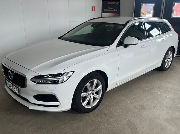 Volvo V90 2 of 5
