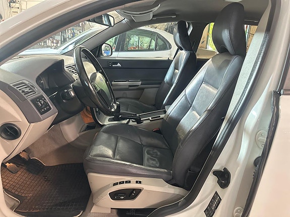 Volvo V50 9 of 14
