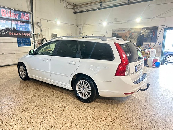 Volvo V50 4 of 5