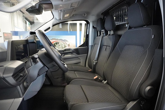 Ford Transit Custom 8 of 17