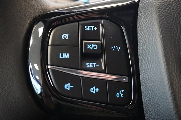 Ford Transit Custom 12 of 17