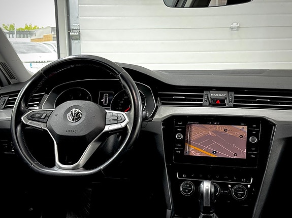 Volkswagen Passat 14 of 18