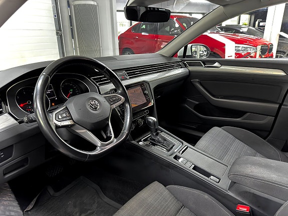 Volkswagen Passat 11 of 18