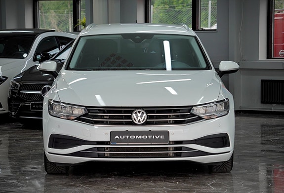 Volkswagen Passat 2 of 5