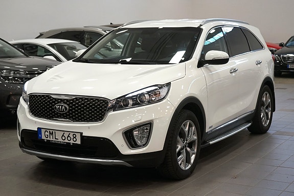 Kia Sorento 2 of 16