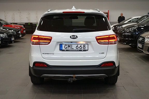 Kia Sorento 5 of 16