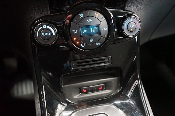Ford Fiesta 10 of 16