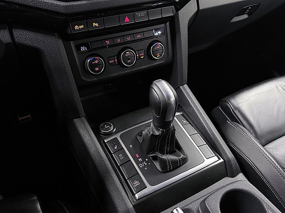 Volkswagen Amarok 24 of 30