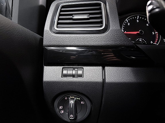 Volkswagen Amarok 11 of 30