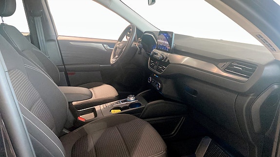 Ford Kuga 3 of 9