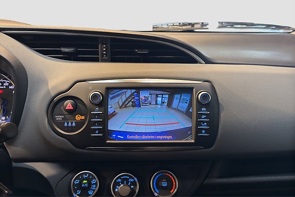 Toyota Yaris 14 of 17